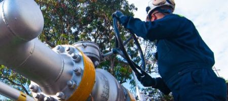 Promigas opera más de 3.200 km de gasoductos en Colombia, la única terminal de regasificación de GNL del país./ Foto: Facebook de Promigas.