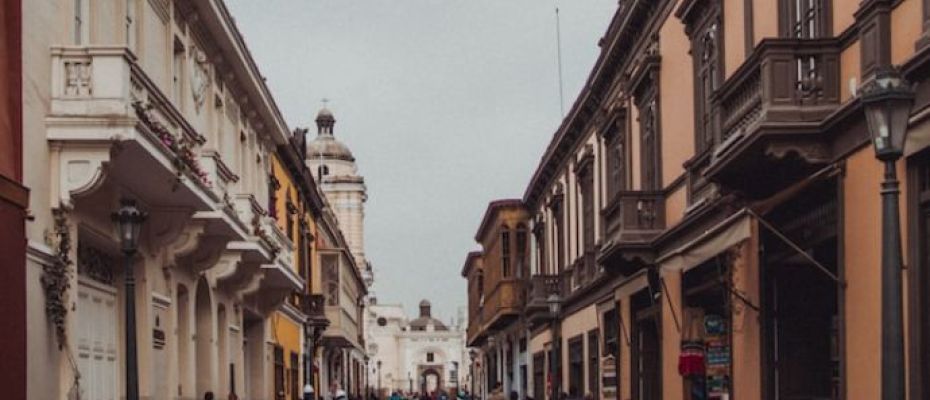 El programa de titulización está respaldado con los flujos de caja de ciertos impuestos del municipio de Lima asignados a un fideicomiso peruano./ Unsplash - Adrián Descal.