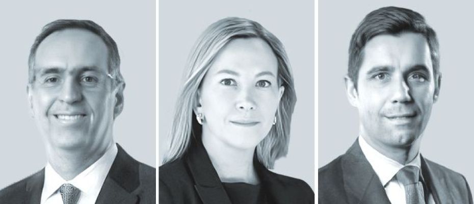 De izquierda a derecha: Gonçalo Capela Godinho, Catalina von Dessauer y Luis Suárez de Centi Martínez